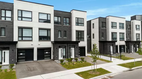 Oakville, ON L6M 4M2,3047 Trailside DR