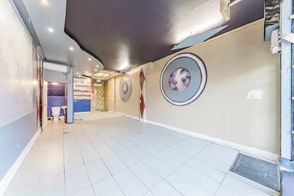 Toronto E06, ON M1L 1C1,3212 Danforth AVE