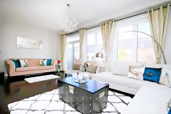 103 Donovan HTS, Milton, ON L9T 0R4