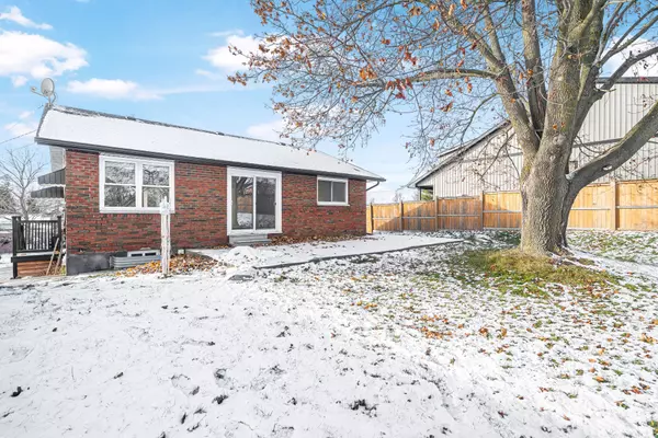 Stirling-rawdon, ON K0K 3E0,207 Baker ST