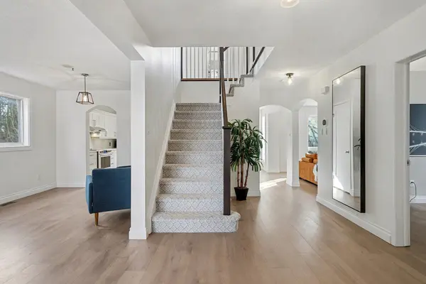 Stittsville - Munster - Richmond, ON K2S 1X8,26 Thresher AVE