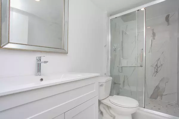 Barrie, ON L4N 9X5,387 Edgehill DR #lower level