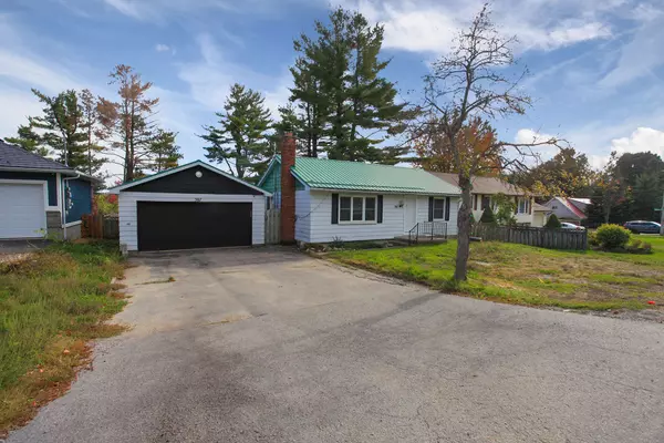 387 Edgehill DR #lower level, Barrie, ON L4N 9X5