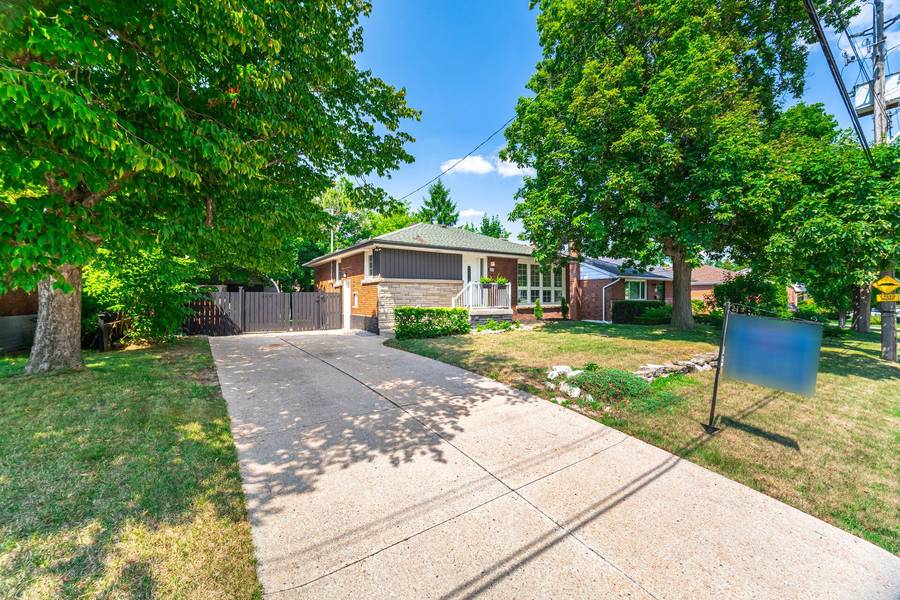 166 Terrace DR, Hamilton, ON L9A 2Z1