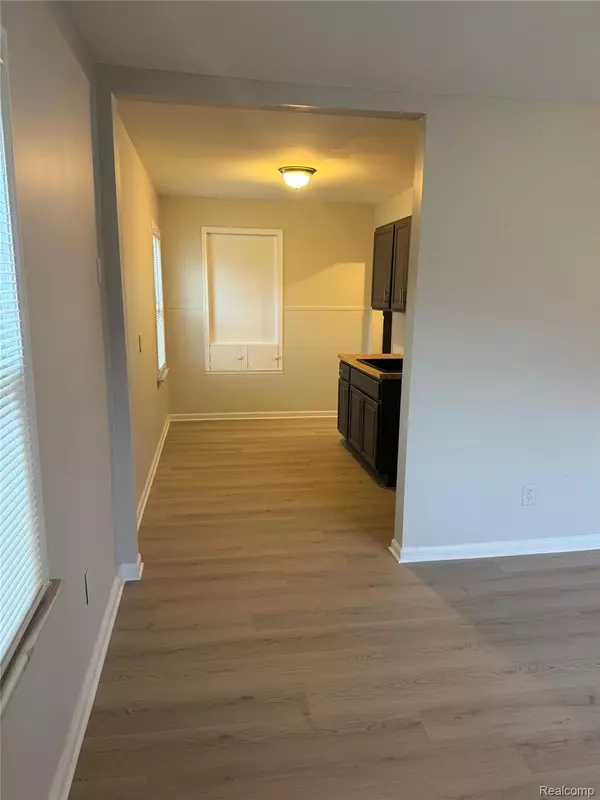 Harper Woods, MI 48225,18810 Roscommon ST