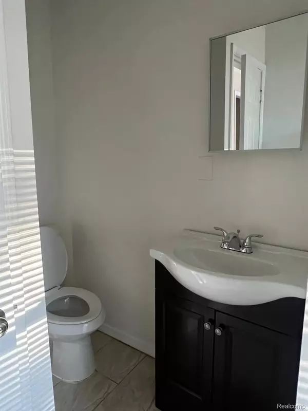 Detroit, MI 48221,16856 San Juan DR