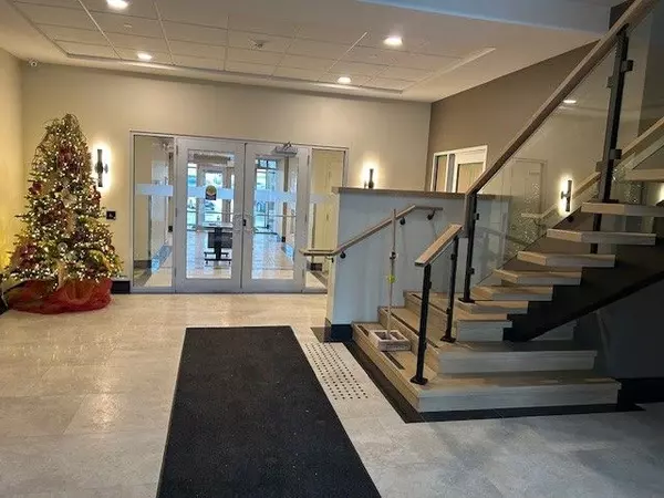 Aurora, ON L4G 4B7,35 Sunday DR