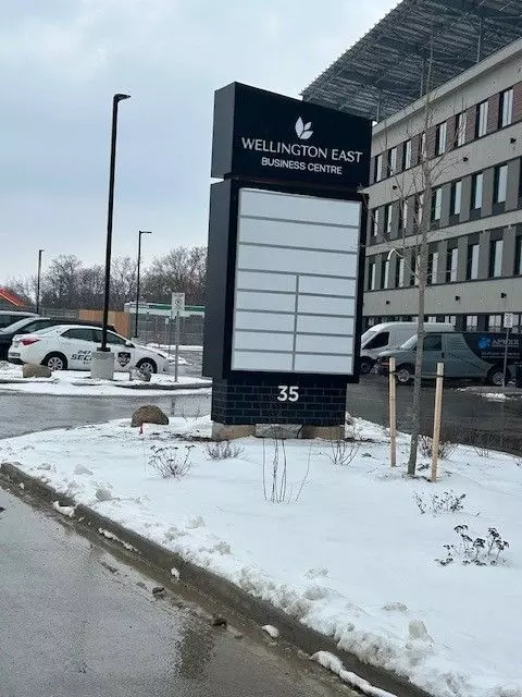 Aurora, ON L4G 4B7,35 Sunday DR