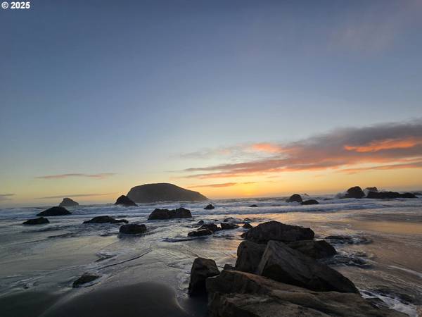 Brookings, OR 97415,1241 LIGHTHOUSE LN