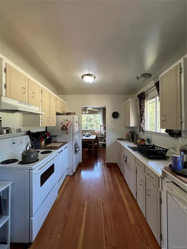 Tahsis, BC V0P 1X0,543 Maquinna Dr N