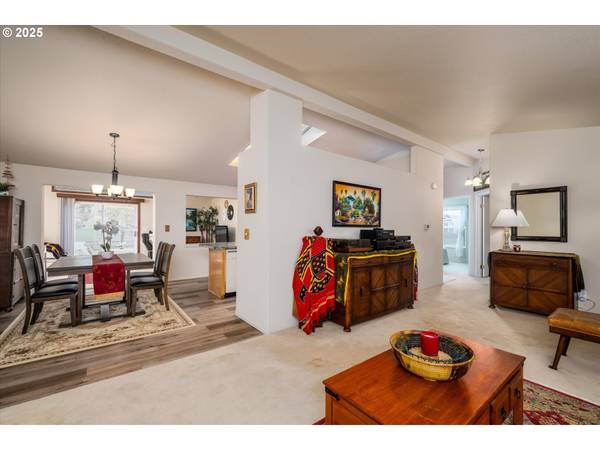 Eugene, OR 97402,4055 ROYAL AVE #87