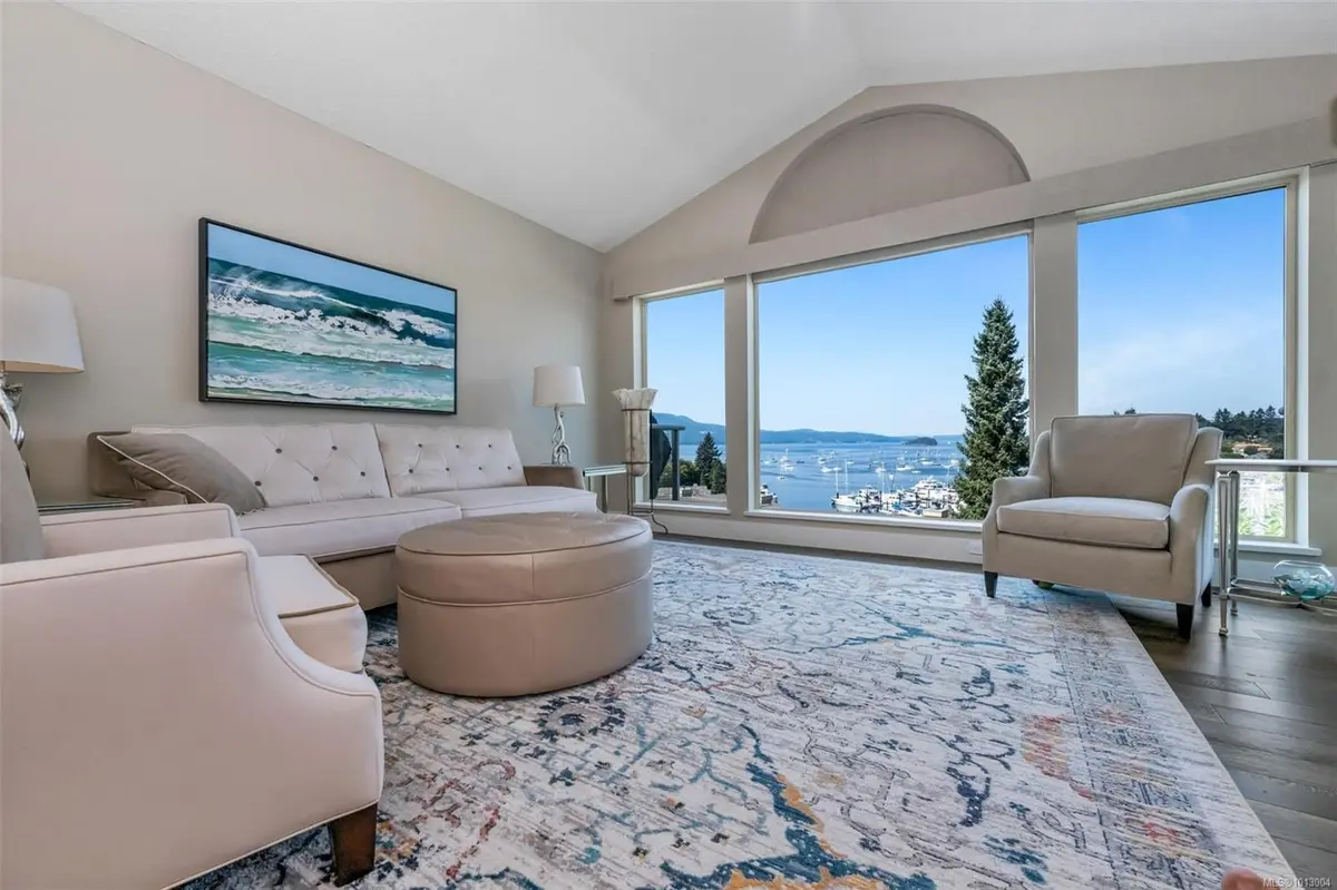 Central Saanich, BC V8M 1N8,6880 Wallace Dr #720