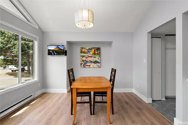 Central Saanich, BC V8Z 6Y4,6521 Bella Vista Dr