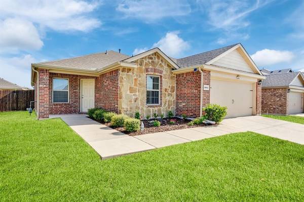 1904 Meadow Crest Drive,  Princeton,  TX 75407