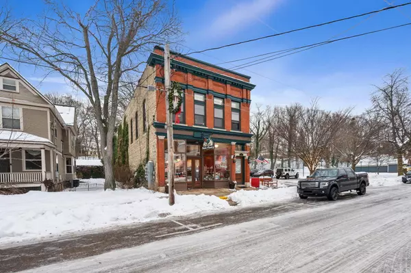 Saugatuck, MI 49453,439 Butler ST