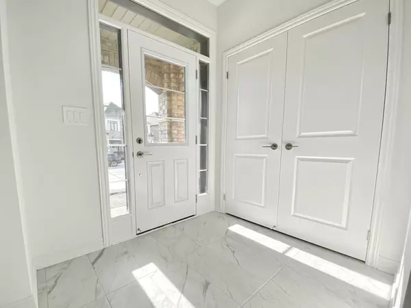 Milton, ON L9E 2G5,1461 Savoline BLVD