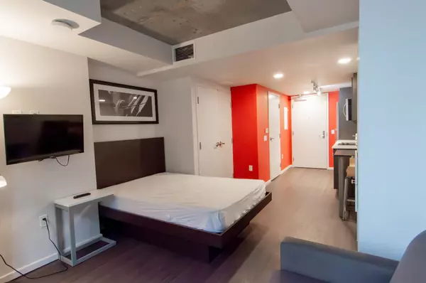 Dows Lake - Civic Hospital And Area, ON K1S 4P3,105 Champagne AVE S #2911