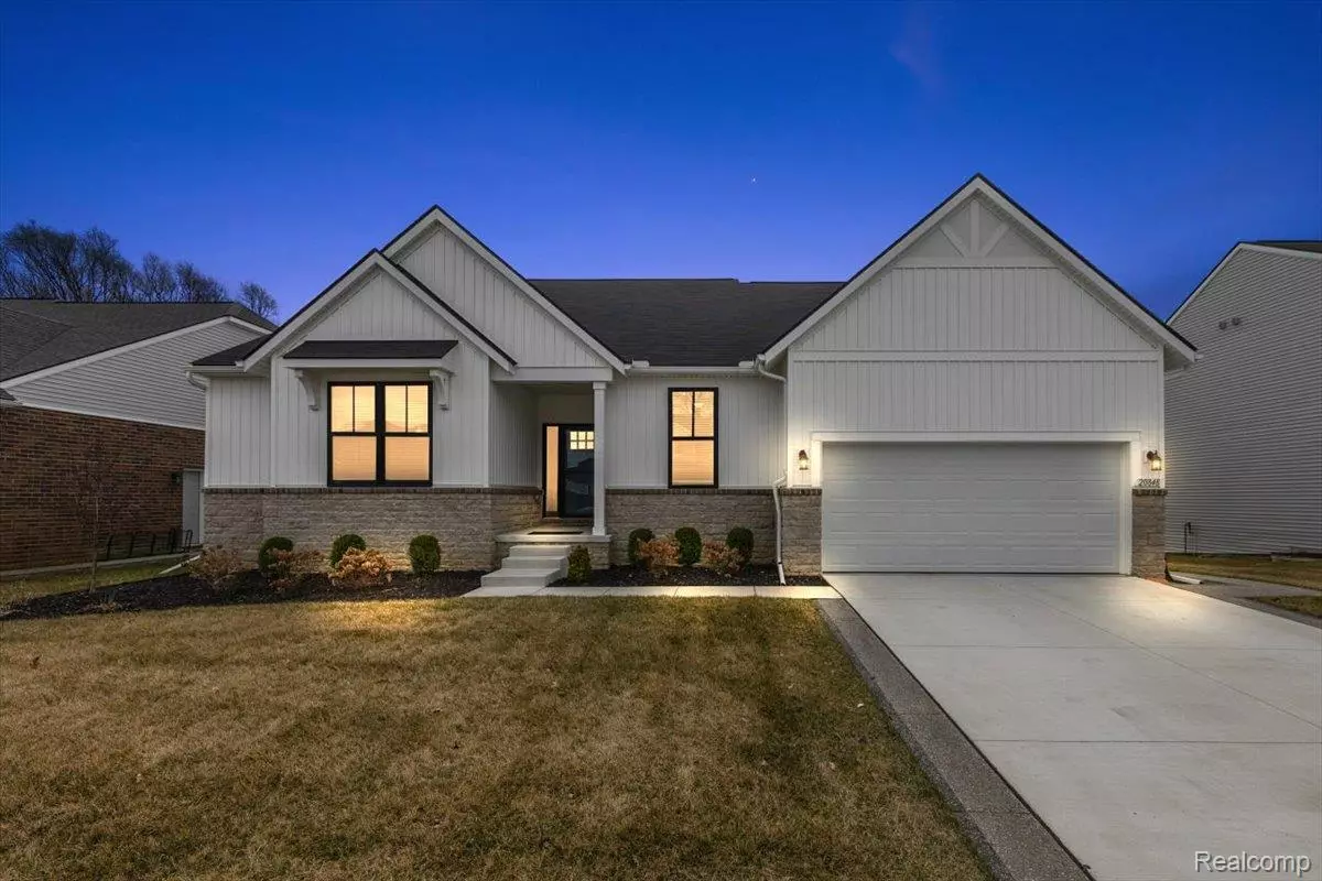 Macomb, MI 48044,20848 WEXFORD DR