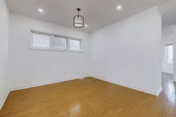 Newmarket, ON L3X 3J3,220 Karl Rose TRL