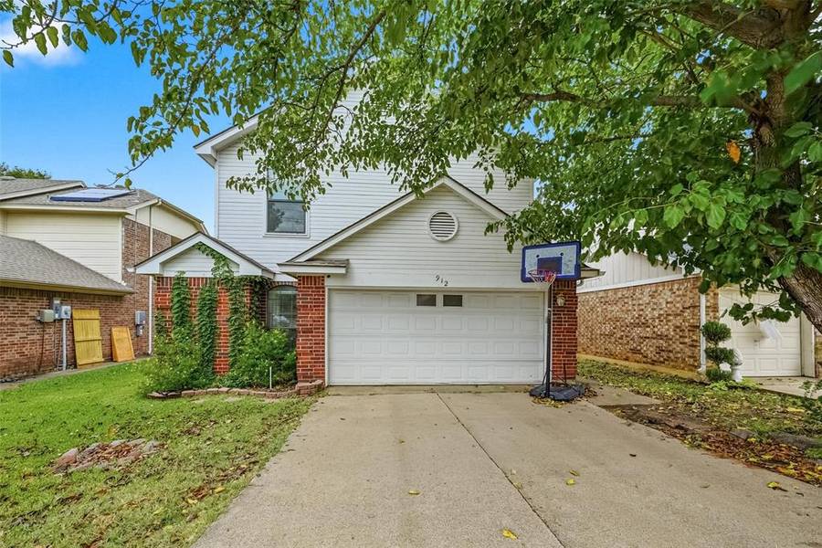912 S Old Orchard Lane, Lewisville, TX 75067
