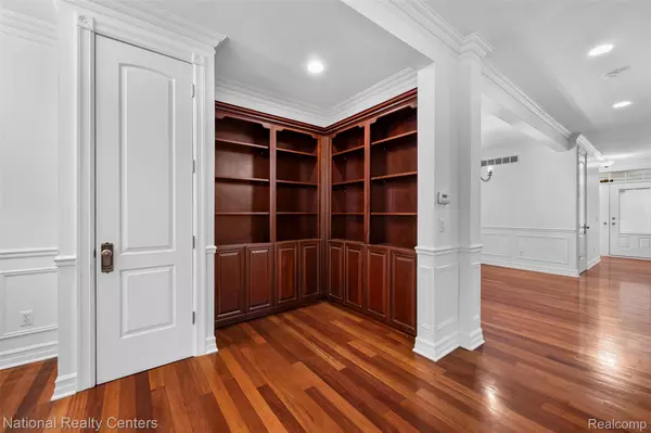 Birmingham, MI 48009,1365 Holland ST