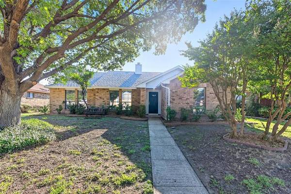 5144 Freestone Circle,  Dallas,  TX 75227