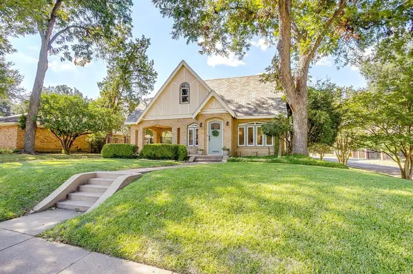 Fort Worth, TX 76110,3000 6th Avenue