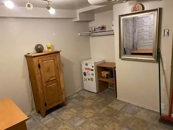 Toronto E03, ON M4C 2E8,836 Sammon AVE #BSMT