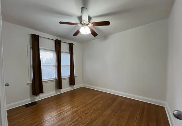 Toronto E06, ON M1N 3T3,80 Vanbrugh AVE