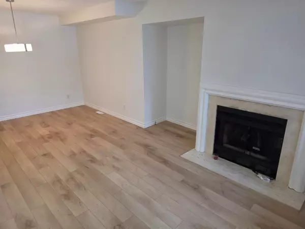 Oakville, ON L6J 7E5,1296 Valerie CRES W