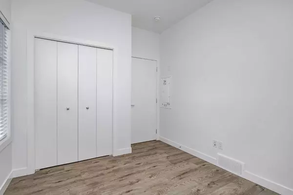 Calgary, AB T3P1Y4,14225 1 ST NW #601