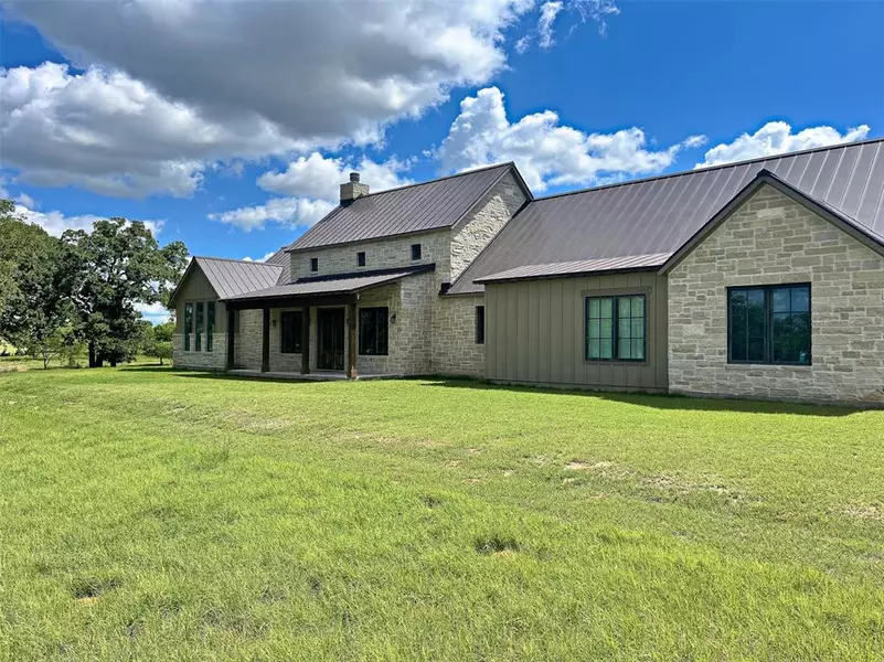 1402 Countryside Bend Bend, Fredericksburg, TX 78624