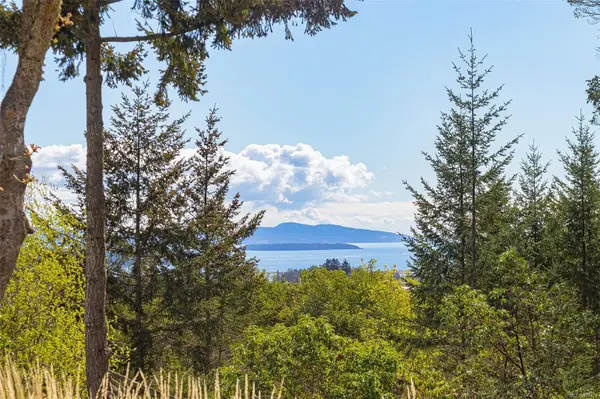 North Saanich, BC V8L 5B7,8518 Tribune Terr