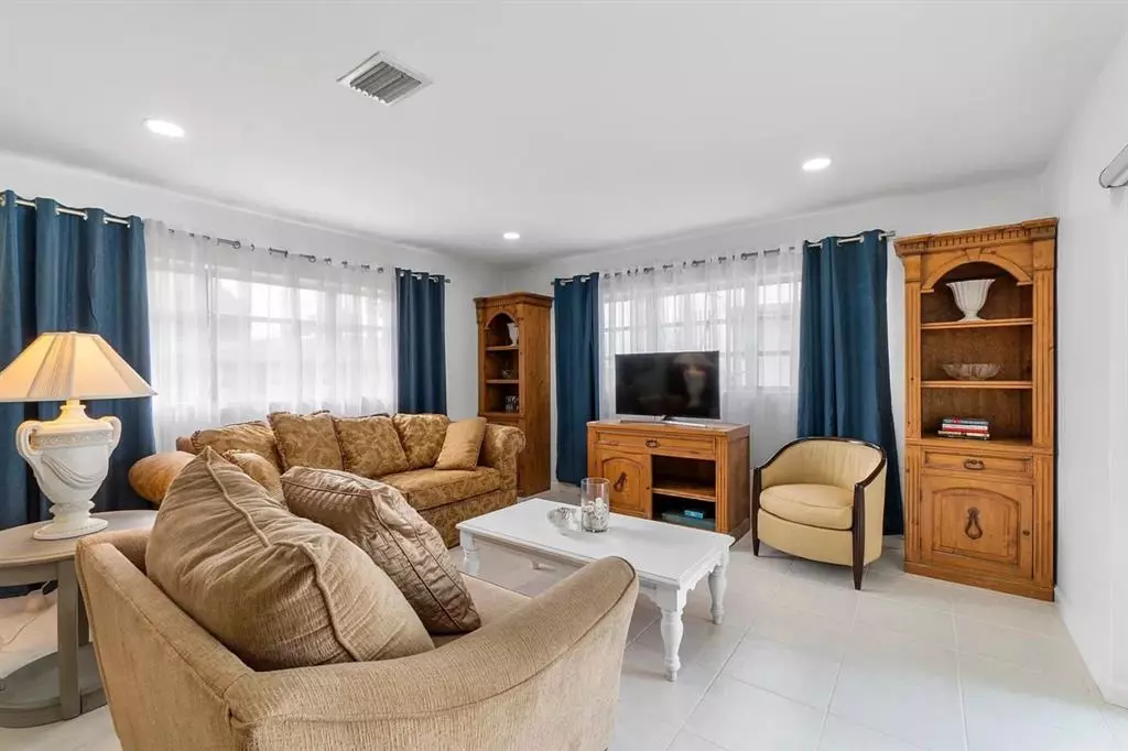 Pompano Beach, FL 33062,2270 SE 5th St