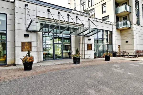 Vaughan, ON L4L 8C3,12 Woodstream BLVD #919