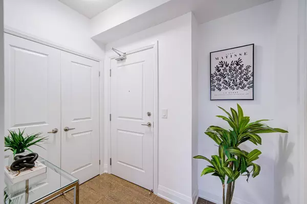 Vaughan, ON L4L 8C3,12 Woodstream BLVD #919