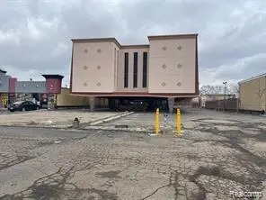 14500 W 8 Mile RD, Oak Park, MI 48237
