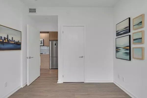 Toronto C15, ON M2J 1M5,32 Forest Manor RD #1402