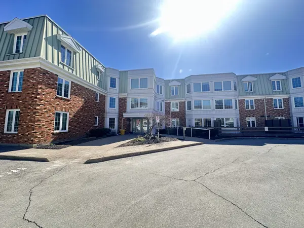 Lincoln, ON L0R 2C0,3420 Frederick AVE #207