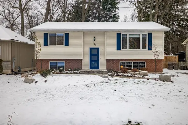 Fort Erie, ON L0S 1N0,123 Burleigh RD N