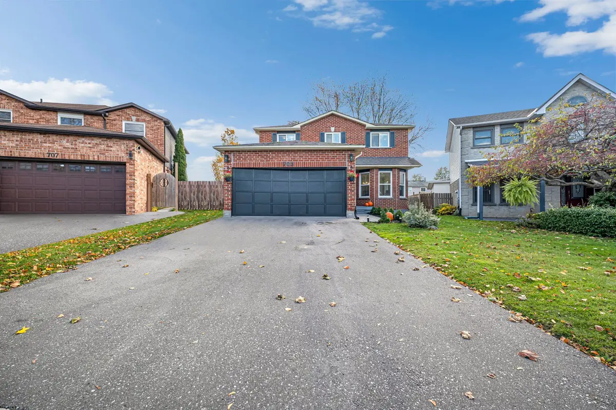 Oshawa, ON L1K 1W8,703 Mountjoy CT