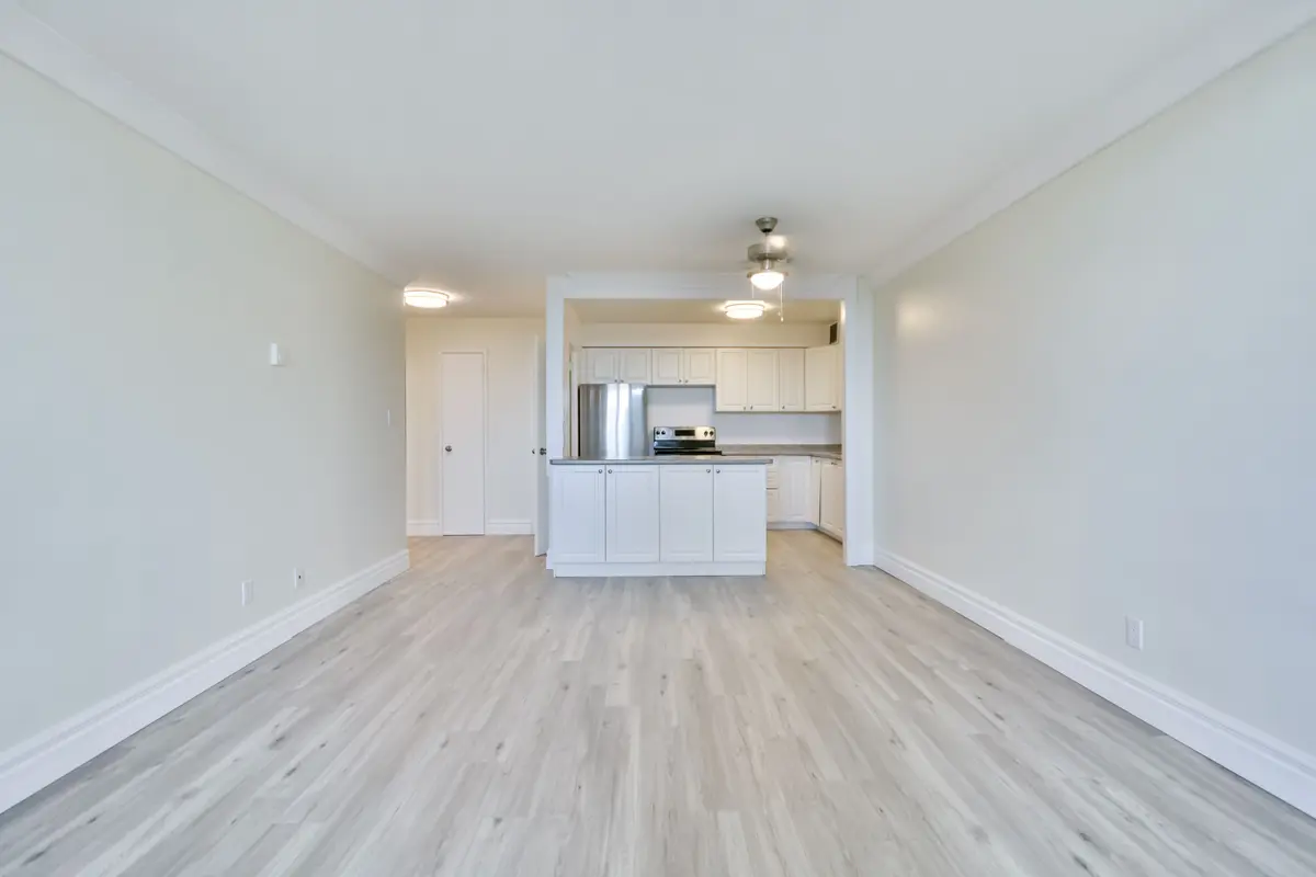 Barrie, ON L4M 2N5,2 Grove ST E #45