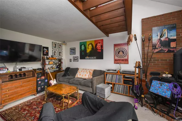 Courtenay, BC V9N 1A5,205 1st St #314