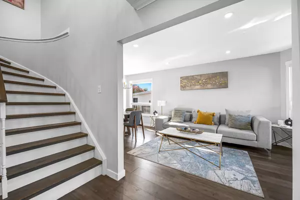 Oshawa, ON L1K 1W8,703 Mountjoy CT