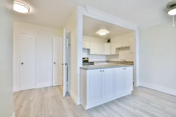 Barrie, ON L4M 2N5,2 Grove ST E #45