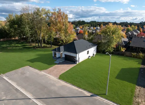 Pelham, ON L3C 3C3,11 Stickles ST