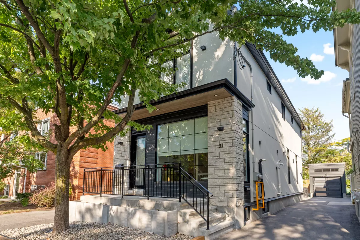 New Edinburgh - Lindenlea, ON K1M 1G1,31 Commanda WAY #B