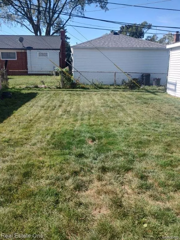 Eastpointe, MI 48021,24893 Raven AVE