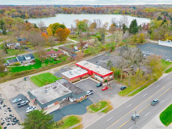 Sylvan Lake, MI 48320,2177 Orchard Lake RD