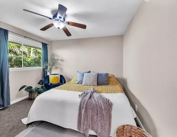 Mountain View, HI 96771,17-7658 KULANI RD